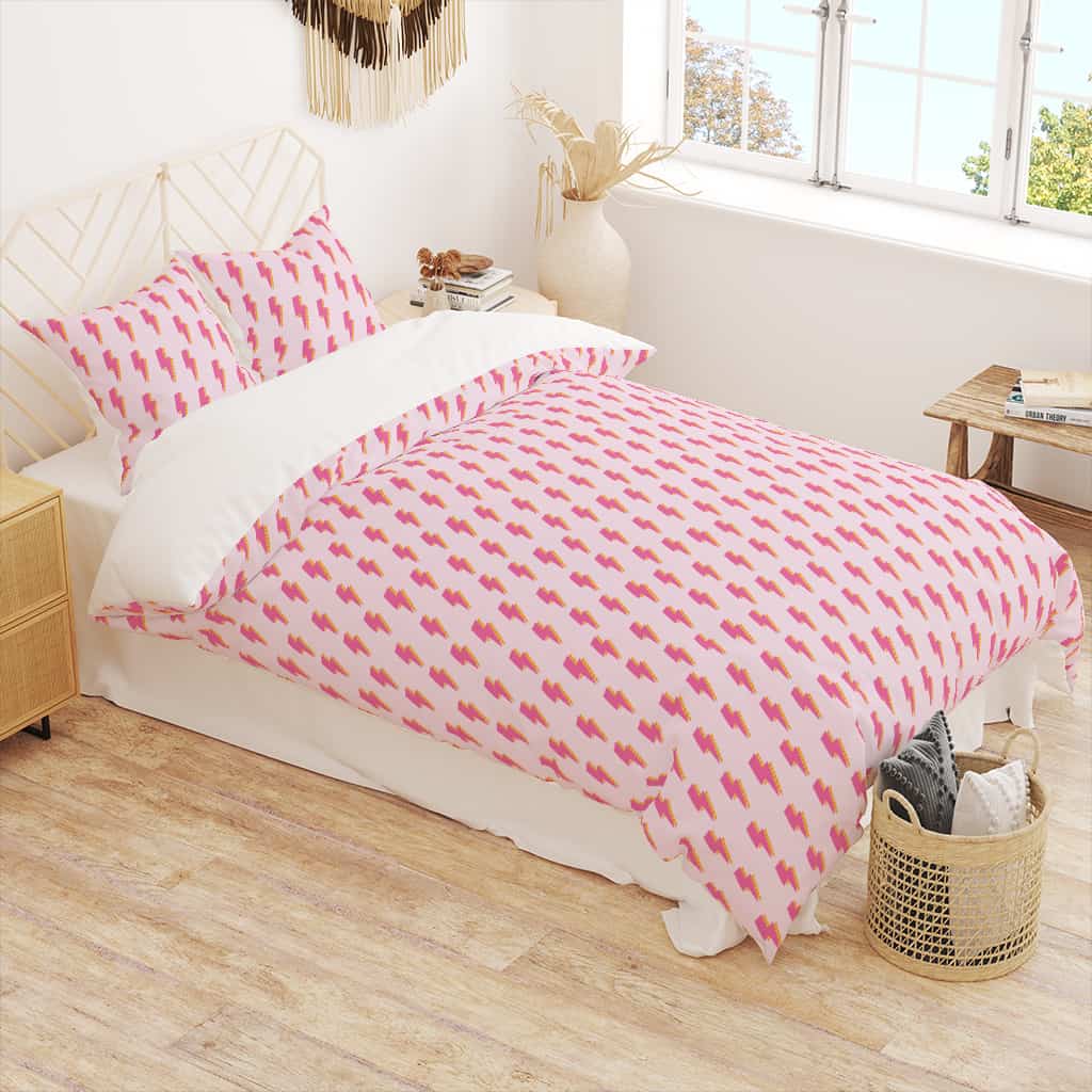 preppy pink duvet cover and pillowcase set with lightning bolts